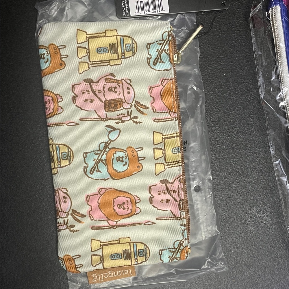 Loungefly Beige and Brown Robot Animal Pouch (Star Wars)